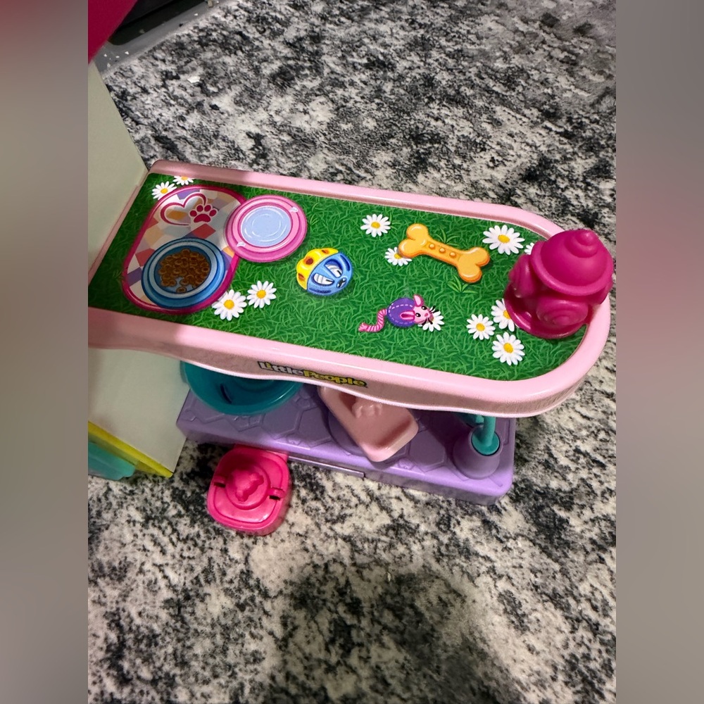 Fisher-Price Little People Barbie Pet Spa Grooming Playset 🐶💕 - Picture 3 of 3